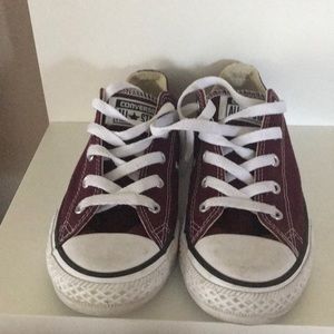 Converse burgundy